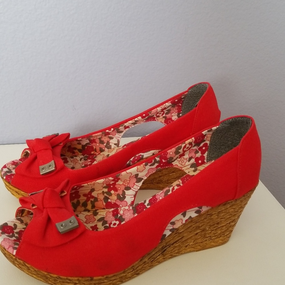 Red platforms